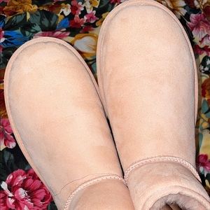 Pink Ugg’s